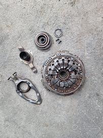 Kit Doppia Frizione e volano LuK per Audi Q2 2023