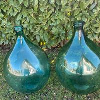 N.2 damigiane litri 54