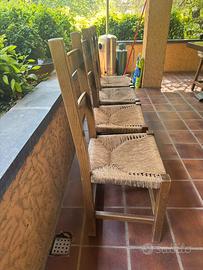 Sedie in legno con sedute impagliata