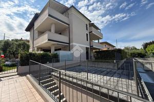 4 LOCALI A DESENZANO DEL GARDA