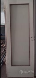 Porta in legno e vetro