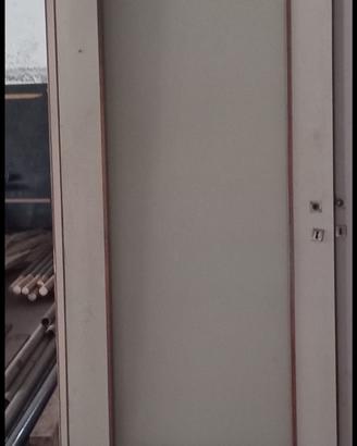 Porta in legno e vetro