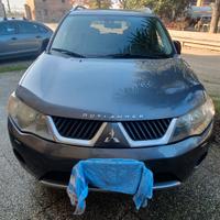 Mitsubishi outlander 2.2 di-d  7 posti