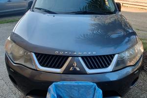 Mitsubishi outlander 2.2 di-d  7 posti
