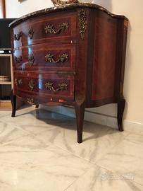 Comò bombato a 3 cassetti