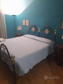 Letto matrimoniale ferro laccato+2reti+2materassi