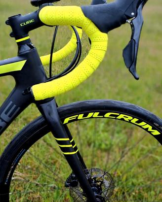 Bici da corsa Cube carbon Disk Attain TG 50 s 11v