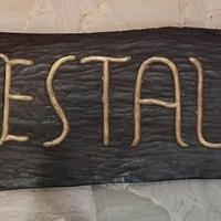 Insegna in legno di noce