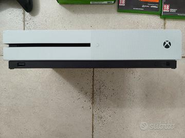 Xbox One S + 2 Controller Originali + 3 Giochi