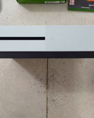 Xbox One S + 2 Controller Originali + 3 Giochi
