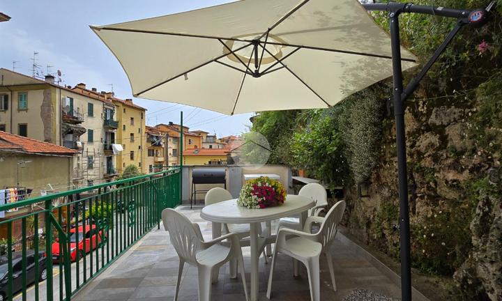 CASA INDIPENDENTE A LA SPEZIA