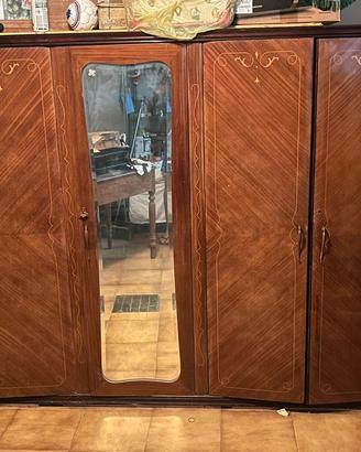 Armadio decorato vintage