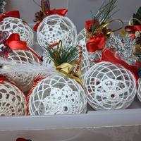 ADDOBBI E PALLINE ALBERO NATALE UNCINETTO