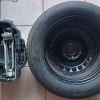 Ruota sc. + attrezzi AUDI 205/60R15 8Jx15H2 ET45