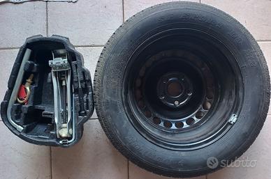 Ruota sc. + attrezzi AUDI 205/60R15 8Jx15H2 ET45