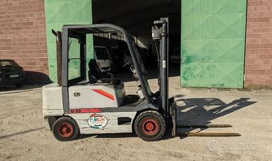 CARRELLO ELEVATORE MULETTO SEMICABINATO DIESEL OM