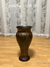 Vaso decorativo in rame lavorato a mano