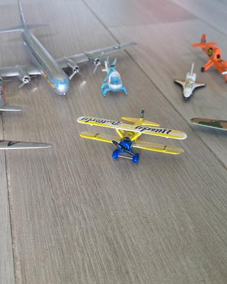 Lotto di 7 mod. Corgi, aerei, elic e shuttle