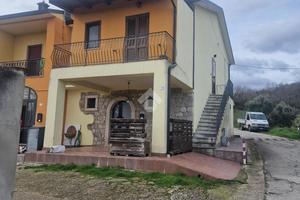 CASA SEMINDIPENDENTE A VITULANO