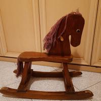 cavalluccio a dondolo d'epoca 