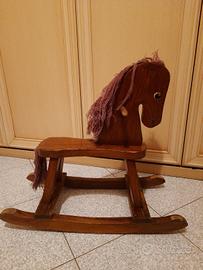 cavalluccio a dondolo d'epoca 