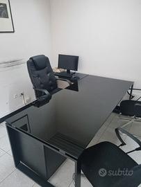 Scrivania Direzionale in Vetro Nero con Allungo e 