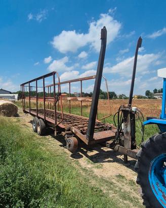 Autocaricante rimorchio pianale agricolo