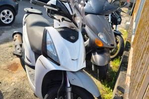 Kymco People 200