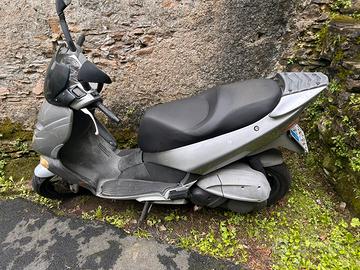 Aprilia Leonardo 250st