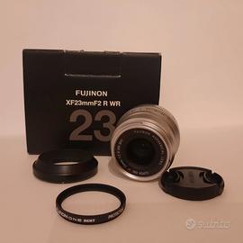 Obiettivo Fujifilm XF 23mm f/2 R WR SILVER+ filtro