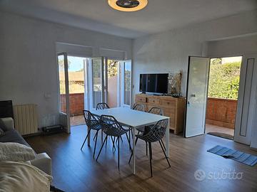 Zona Portiglioni, grande casa nel verde