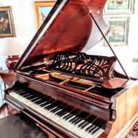 Pianoforte a mezza coda