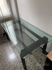 Tavolo in vetro