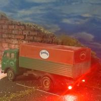 Piccolo diorama con camion illuminato