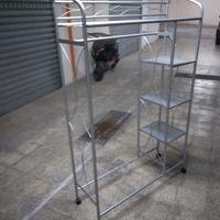 scaffalatura metallica