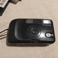 macchina fotografica a  rullino fuji 