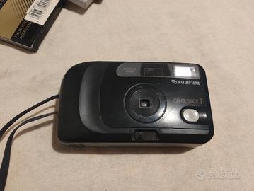 macchina fotografica a  rullino fuji 