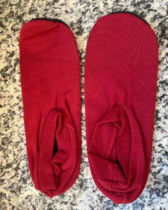 Pantofole da viaggio in tessuto rosso bordeaux, de