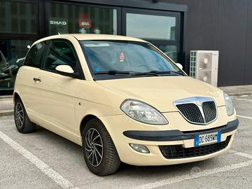 Lancia Ypsilon 1.2 benzina adatta ai neopatentati