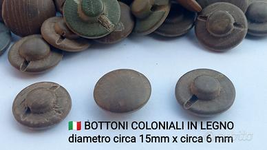 Bottoni militari coloniali antichi  in legno