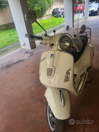 Vespa 300