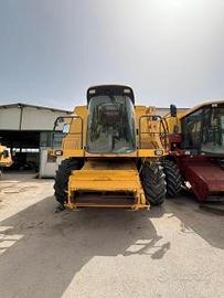 Mietitrebbia NEW HOLLAND TX 68
