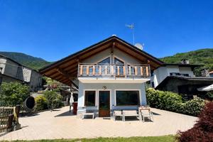 VILLA SINGOLA A CASTIONE ANDEVENNO