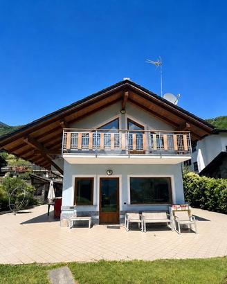 VILLA SINGOLA A CASTIONE ANDEVENNO