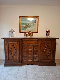 Armadio in legno antico