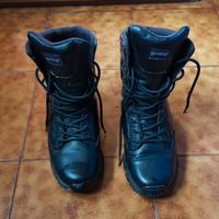 Anfibi Magnum N. 39 quasi nuovi