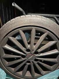 Cerchio e gomme invernali 205/45 R17 88V