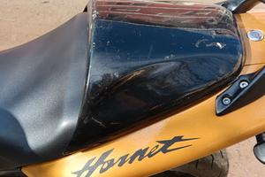 coprisella monoposto per Hornet 600 03