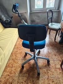 Sedia ergonomica con rotelle
