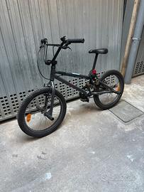 Bicicletta bmx decathlon colore nero + accessori